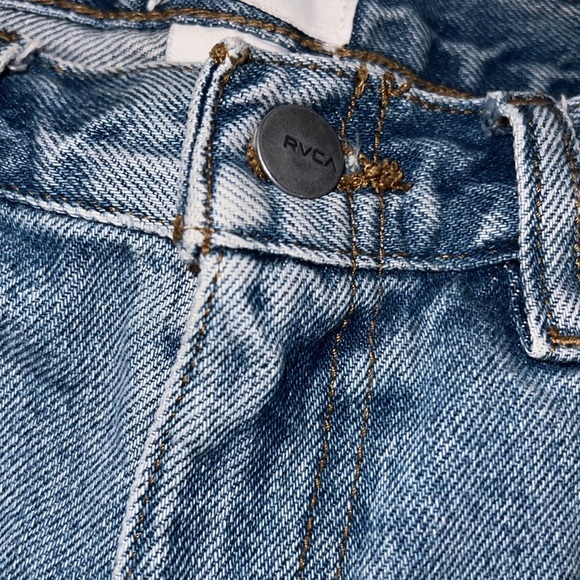 RVCA Denim Women's Faded Blue Jean Shorts size 26 - Picture 4 of 10